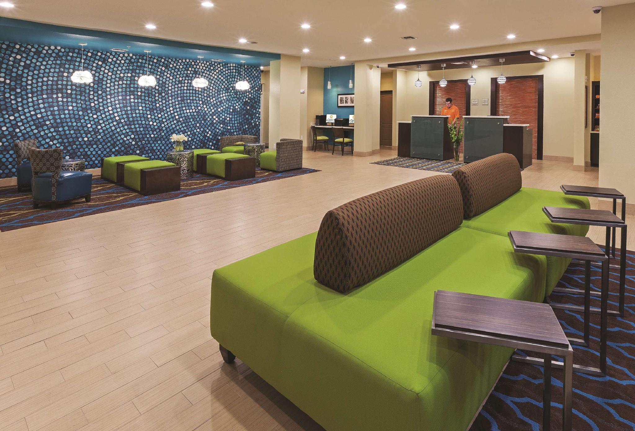 La Quinta By Wyndham Beeville Экстерьер фото